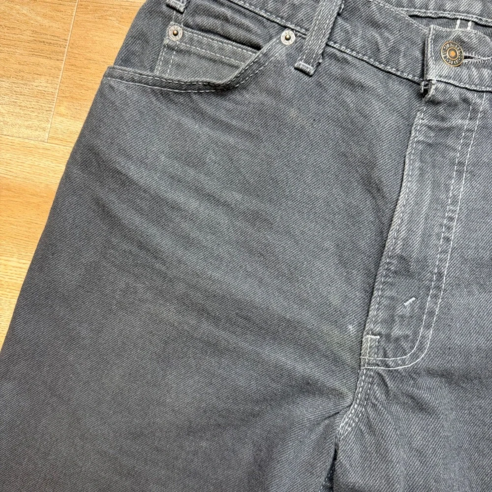 Vintage Levi's 550 Jeans Men 32x33 Gray Relaxed Fit Made in USA Denim Skater 90s